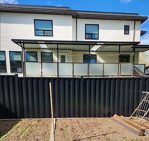 [Hot Item] Corrugated Fencing /Steel Fence and Steel Gate /Corrugated Steel Fence Panel/Privacy Fence/Corrugated Steel Sheet