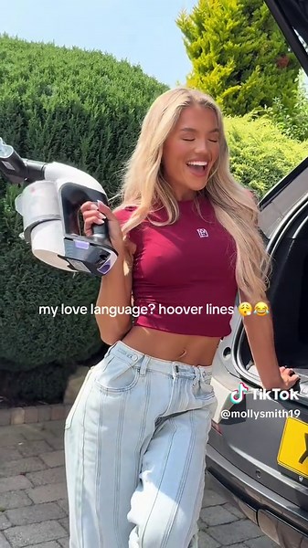 It’s the Hoover lines for me 😍 The @Gtech UK Multi Platinum is cordless, really powerful, and even sorts out all the pet hair. It’s on sale for £149.99 (was £269.99), and you can take an extra £10 off with code EXTRA10 AD