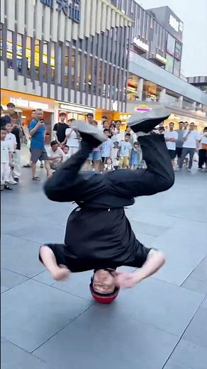 🔥 Incredible Street Breakdance Performance! 😱🔥