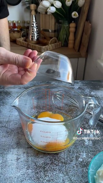 Plăcintă creață cu brânză și stafide: Rețetă delicioasă