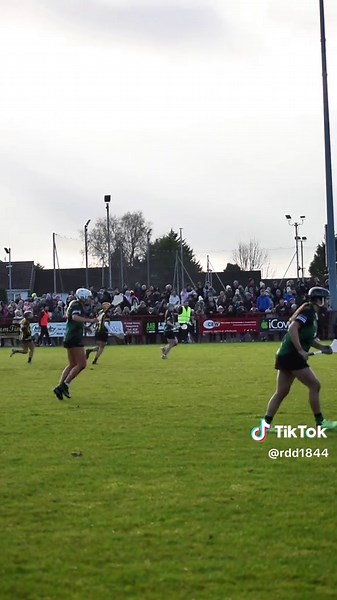 It doesn’t get much more last gasp than this…😮‍💨 With time up and facing a two point deficit, up steps captain, Brenda Horsfield, to put away a penalty and seal Eglish as @Ulster Camogie Intermediate champions 🏆 Nerves of absolute steel 🧊🧊 #gaa #camogie #sportsvideography