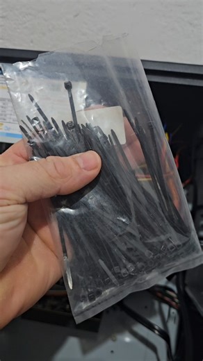 Plastic cable ties for organizing computer cables #computer