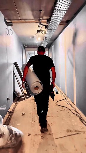 We gaan lekker! 💪 De laatste vloeren van dit project — 50 appartementen in totaal — zijn voorzien van onze vloerverwarming op alufoam en netten. 🔥 Klaar voor comfortabel wonen!#installationart #constructionlife #engineeringlife #floorheating #climatecontrol #instagood #reelsinstagram #reels #plumbinglife #HVAC #vloerverwarming #vloerverwarmingfrezen #underfloorheating #rihoclimatesystems #vloerverwarmingleggen #installatie #bouw #plumbing #verduurzamen #viral #foryou #foryoupage #instagram #ti