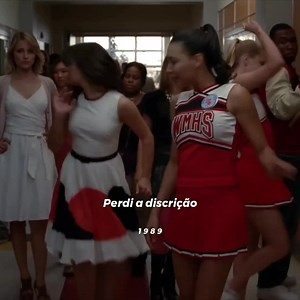 I Kissed A Girl - GLEE | 1989