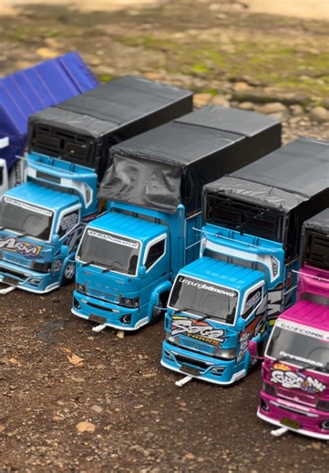 Kesenangan Miniatur Truk Oleng
