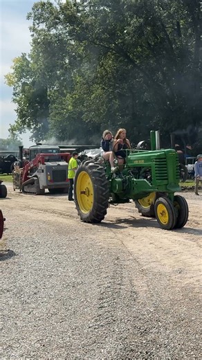 235K views · 3.5K reactions | Two girls and a John Deere tractor driving by at Rushville Indiana tractor show #johndeere #TractorLife #tractor #farmlife #tractorshow | Someplace or Another | Facebook