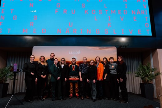 Tack till dig som var med som publik och på scenen vid fredagens Frukost med näringslivet i Vetenskapens hus.❤ Morgonens tema var: "När vintern blir en konkurrensfördel”. Missa inte vad Bram Smallenbroek, Sea Ice Marathon och Schaatsen Luleå och Julia Di Carlo från Quartier Libre voyages efterlyser från näringslivet i Luleå i filmen. Här finns chans till samarbeten! 💫 På scen stod de som valt Luleå för att etablera företag, evenemang och direktflyg: Maja Alasalmi från BRIS, Maria Blomberg, Coro