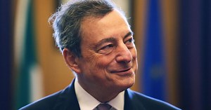 Striscia la Notizia, il durissimo video di Cossiga contro Draghi: "Vile affarista. Quando sarà premier, svenderà l'Italia" | Libero Quotidiano.it