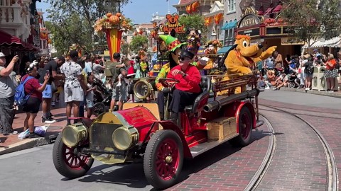 Mickey and Friends Halloween Cavalcade at Disneyland 2024