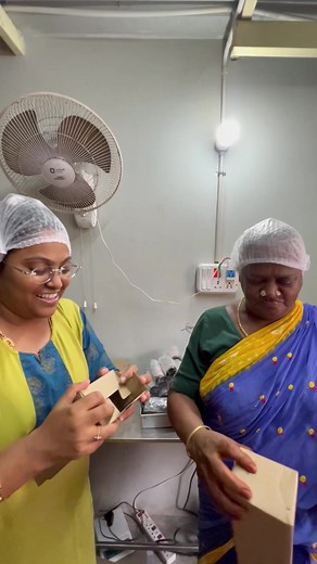 442K views · 2.9K reactions | Seekiram paati offer potachu June 1,2 & 3  *Free shipping for unlimited hair oil orders (South ) *Free seed pencil ✏️ *100ml 220rs *200ml 399rs *1litre 1995rs *Neem comb 120rs (place it with any hair oil order) *WhatsApp booking +91 6385345029 #paatihairoil #pimpomlifestyle | Pimpom Lifestyle | Facebook