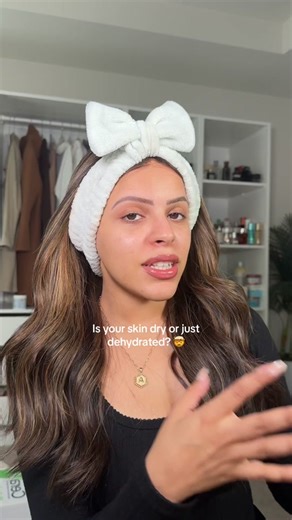 Did you know this difference between dry and dehydrated skin? 🤯 I have both and luckily my skin literally drinks up the @clinique Moisture Surge 100H Hydrator 🐬🌊 #cliniquepartner