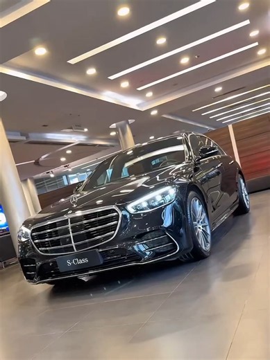 Mercedes S-Class review — Mercedes-Benz S-Class luxury overview