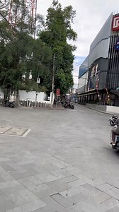 Bagi kalian khususnya warga Cimahi yg sekiranya hp rusak nih bawa kesini udah di jamin hasilnya memuaskan gitu juga tersedia part part kecil bagi tukang service hp ,gak usah bingung lagi @limajiwacell #cimahi #service #hp | Mang Septi Ojol