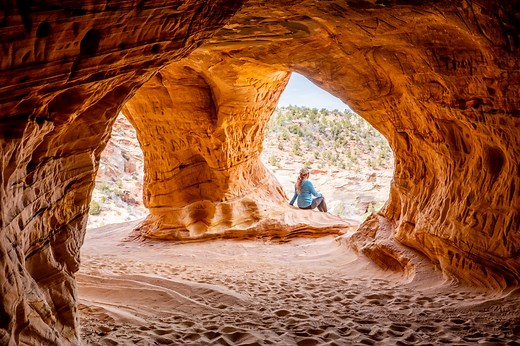 Moqui Caverns: The Beautiful Sand Caves in Kanab, Utah