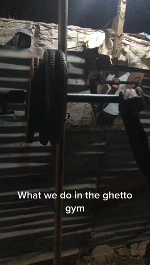 What we do in the ghetto gym. Night workout with the boys. Leg day #ghettolife #gymlife #workout #ghana #ghettofitness