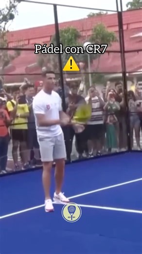 ¿TE ATREVERÍAS A JUGAR CONTRA CR7? 🎾 #drivetopadel #padeladdict #padel #alnassr #ronaldo #cr7 #risk