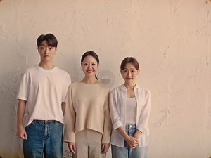 2K views · 184 reactions | [realise_happiness IG post 2023-10-23 IG post] SEON MORNING!  KIM SEONHO returns to Daehakro with the theater play "In Search of Happiness". 2023.12.05~2024.02.18 Daehak-ro 2 TOM tower #KimSeonHo #김선호 | Kim Seon Ho 김선호 Philippines | Facebook