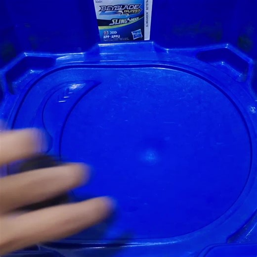 Drain Fafnir vs Victory Valkyrie Beyblade Battle