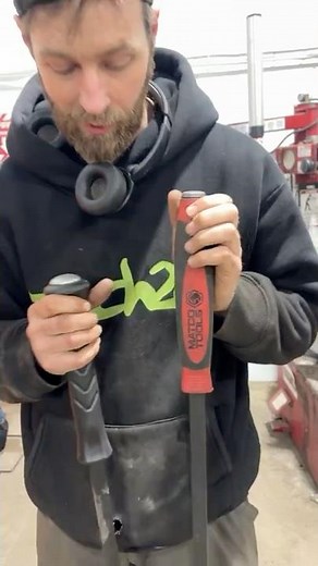 Matco vs. Snap-On Pry Bars