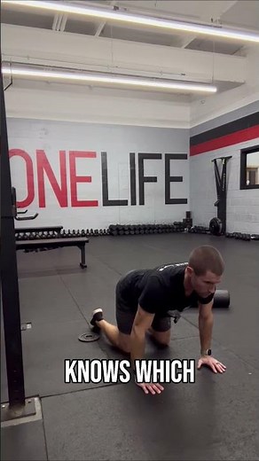 Quick Back Stretches: 5 Thoracic Extensions & Cat-Cows #shorts