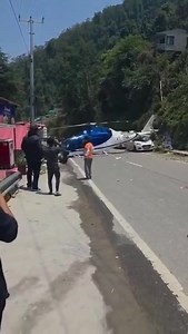 Uttarakhand Crystal company's helicopter made an emergency landing near Badasu on the Kedarnath National Highway due to technical fault. The flight was to Kedarnath from Badasu helipad, 6 people including the pilot were on board. No casualties. | Sk Live