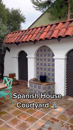 Idyllic Spanish Courtyard House: Spanish Revival Architecture