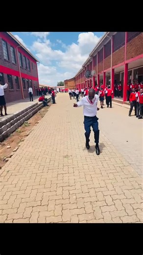 German SpaXx II on Instagram: "Trics'26...✨️💸"