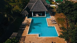 26 reactions · 15 shares | Zanzibar è “Hakuna Matata” che in swahili...