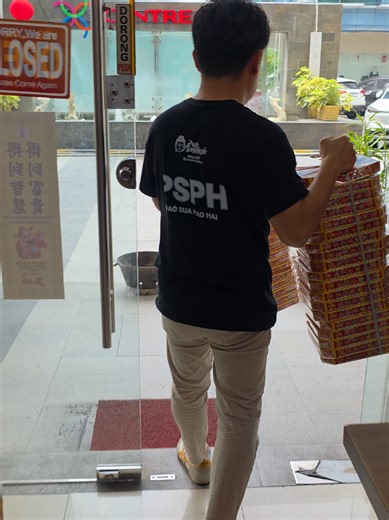 kalo dihitung hitung harusnya sebanding dengan 100pcs becak barang mimin ini 🤣😂😁😆 #amithofogallery #celotehmiminAG #celotehmanop #funny #chengbeng Store kami ada di Amithofo Gallery Ruko CENTRE POINT BLOK M no. 1 MEDAN 085371115566 Buka 10.00-19.30 Amithofo Gallery ismud baru. Jl.Iskandar muda baru no. 26-28 MEDAN 081323888528 Buka 07.30-17.30 Bole cek di google maps ☺️😉