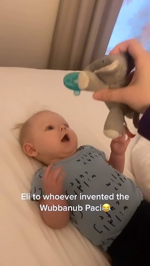 We’re big fans of the families that choose to use WubbaNub - because they understand that sometimes, the simplest things bring the greatest joy. ❤️ 👶🏻: @valorieyoung_ #NewParents #BabyLove #MomLife #DadLife #WubbaNub #BabyEssentials #ParentingCommunity #MustHaveItem #BabyRegistry #NewBabyGifts #NewBaby #NewBabyGirl #NewBabyBoy #NewBabyBorn #NewBabyLove #NewBabyGiftIdeas #NewBabyGiftIdea #WubbaNubLove #BabyThings #NewBornLife #BabyTime | WubbaNub