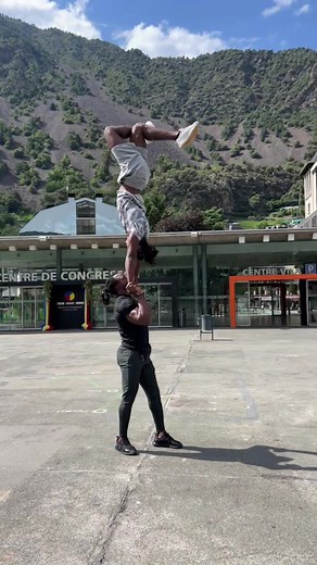 Chill handstand with @Sekou camara #fy #fyp #fypシ #cirqueway #viraltiktok #viral #foryou #flips #cirquedusoleil #andorra #andorralavella #MUV #cirqueartist