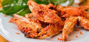 2 cách làm ghẹ rang me và rang muối ớt gây nghiện cho ngày cuối tuần