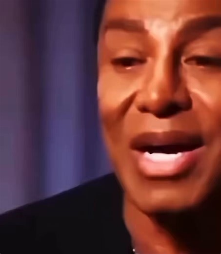 Fun fact: During the 2005 trial, Jermaine secretly, without Michael’s knowledge, arranged a private jet for him. In case the trial went south, he was never going to allow his brother to go to jail because he knew Michael Jackson was innocent. He arranged for the private jet to take him to Bahrain because they don’t have an extradition agreement with the USA. Michael wasn’t even aware of this. Luckily, he was acquitted of all charges, so there was no need for Jermaine to go through with the plan.