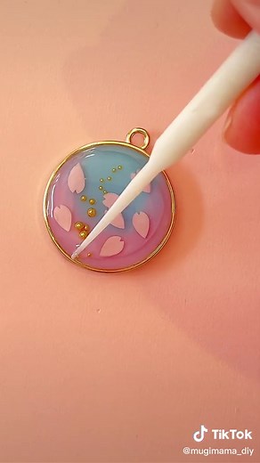 桜の風情を感じるレジン作品制作