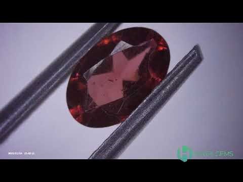 ¿Es esta gema un corindon? Es decir ¿Un rubí o un zafiro?