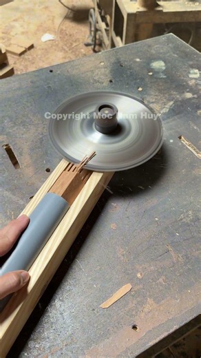 This is the first time I've seen this method of wood turning. #diy #woodworking
