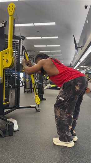 Cable machine malfunction during workout in South Bend, Indiana, USA