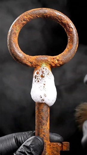 Satisfying Iron Key Rust Removal