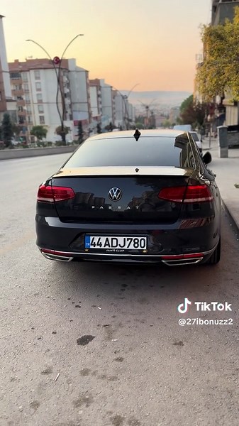 Passat Vehicle Showcase: Features and Performance