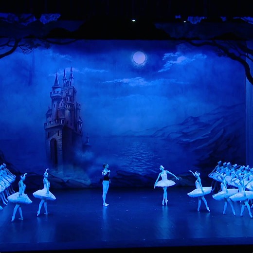 Betrayal. Devotion. Redemption. Swan Lake tells a story that transcends time, expressed through the language of classical ballet. At Abu Dhabi National Theater, Moscow Ballet La Classique brings this iconic work to life with expansive stage design, lavish costumes, and a corps de ballet that moves in seamless, synchronized formations. The quiet stillness of the lake contrasts with the formal symmetry of the palace ballroom, creating a powerful visual journey across two unforgettable acts. Odette