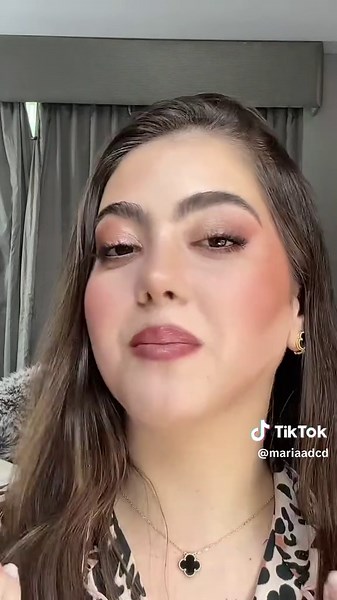 Tutorial para hacerte un eyelook súper fácil para cualquier evento! Guatdenlo cuando lo necesiten #maquillaje #makeup #makeuptutorial #maquillajetutorial #arreglateconmigo