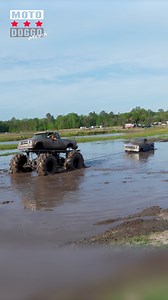 Chevy pulls Ford out of the Mud Hole #4x4 #mudtruck Woodpecker Mud Bog | Moto Doggo