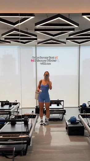 Pilates and yoga is great 🫧 But it’s not a replacement for weight training, especially not over the age of 30 🖇️ Your foundations still should be 2-3 x weight training sessions a week, and add Pilates and yoga on the top if you wish- as they are going to be great for mobility, flexibility and also for core strength 🔗🚶‍♀️ As estrogen levels decline, women face greater risks of muscle loss (sarcopenia), reduced bone density (osteopenia/osteoporosis), and even insulin resistance. That’s why str