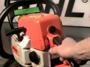 The chainsaw guy shop talk Stihl 021 Chainsaw 4 6.AVI