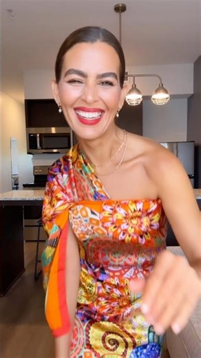 Fashion hack! DIY cardigan with a scarf! #diy #scarf #howtowearascarf #hacks