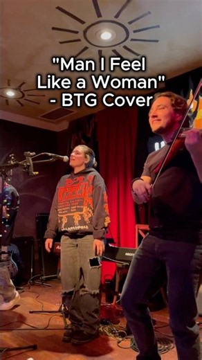 ‪@BridgetheGap216‬ live from #houseofblues with #manifeellikeawoman by ‪@ShaniaTwain‬ #electricviolin