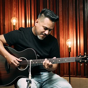 Crafted for the ultimate playing experience, the Builder's Edition 324ce combines signature Taylor playability and comfort with the rich tonal character of our responsibly sourced Urban Ash tonewood. Originating from Shamel ash trees in need of removal from cities and municipal areas, Urban Ash offers a response akin to high-grade mahogany: warm and woody with a strong focus on the fundamental note and minimal overtones. The solid mahogany top adds a bit of natural compression to help create rem