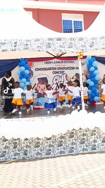 KINDERGARTEN 1 BRIGHT CREATIVE DANCE