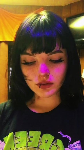 I be like *shake shake camera* and y’all be like 😍😍😍😍 ahh yes shake shake so satisfy