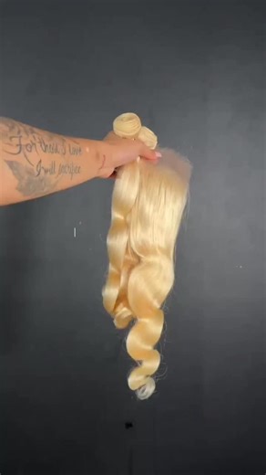 I didn’t know the steps…and it showed ⬇️ . Before I ever took a wig making class, I had no idea where to start or if I was even doing it right. I would attempt and hope for the best. But without knowing the correct steps, wig making felt complicated and I even wanted to give up 🤦🏽‍♀️ . I’m glad I didn’t because once I learned proper construction and understood the process from start to finish, everything became clearer! And that’s exactly what I’m teaching YOU in my upcoming live virtual wig m